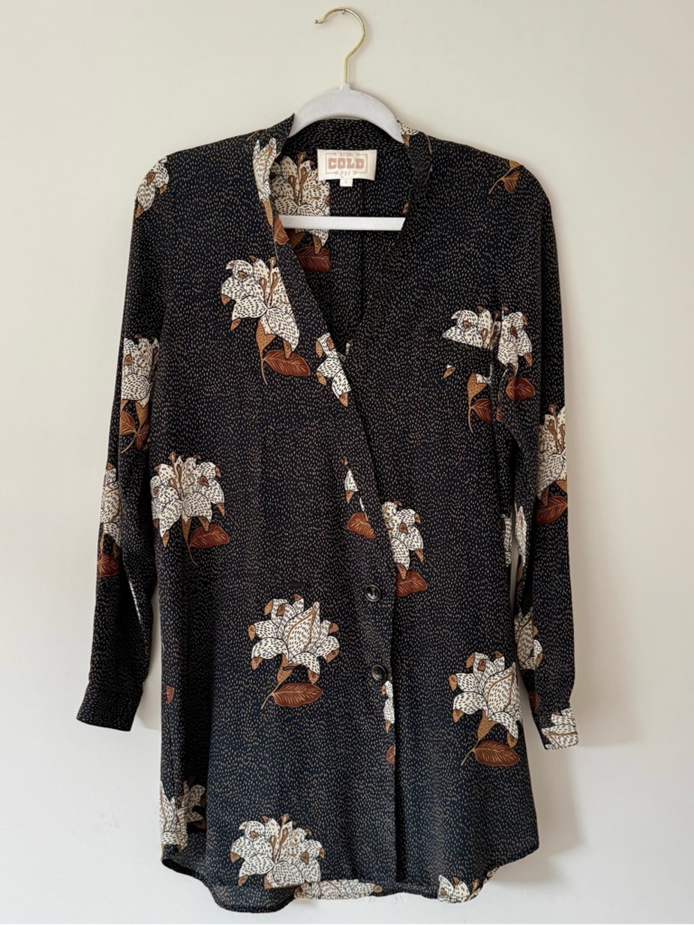 NWOT Stone Cold Fox Rare Satin Printed Tunic Top, Black Floral Speckle – Size 0